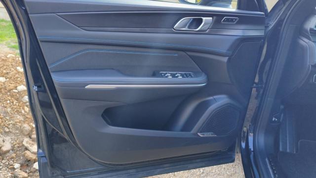 Lynk & Co 01 image 6