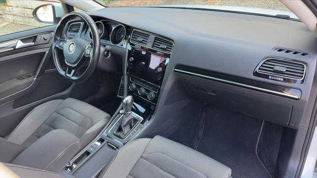 Volkswagen Golf image 6