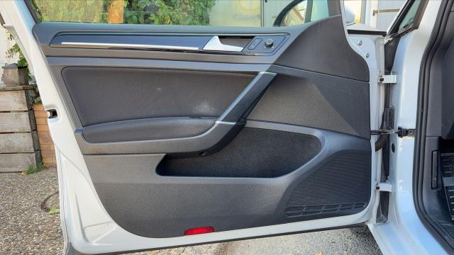 Volkswagen Golf image 2