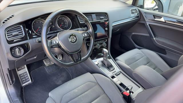 Volkswagen Golf image 8