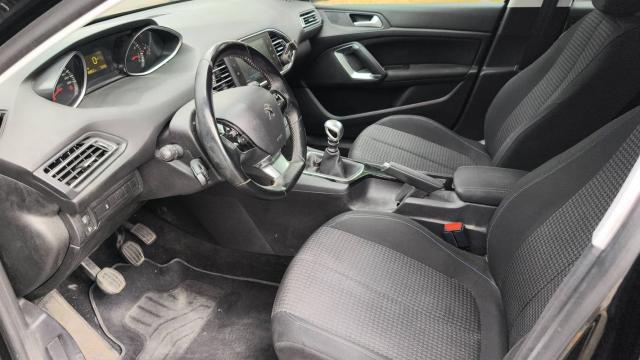 Peugeot 308 image 1