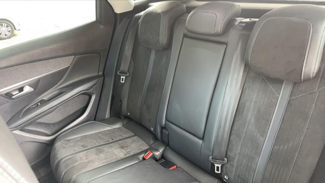 Peugeot 3008 image 2