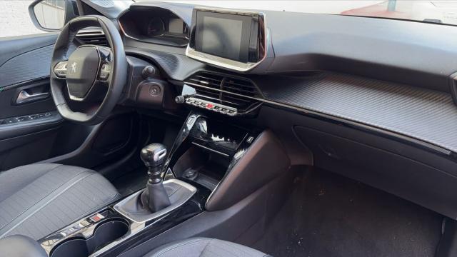 Peugeot 208 image 8