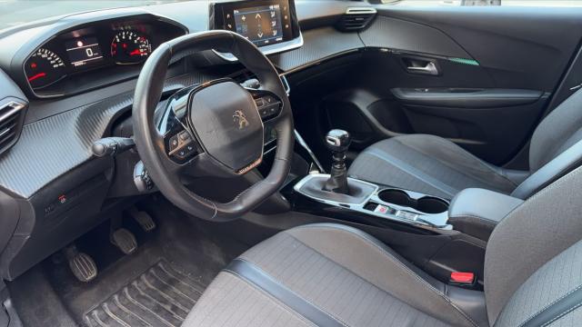 Peugeot 208 image 2