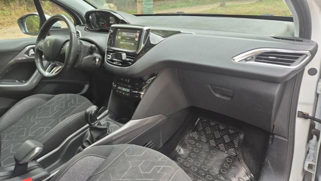 Peugeot 2008 image 6