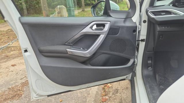 Peugeot 2008 image 3