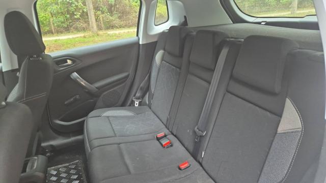 Peugeot 2008 image 9