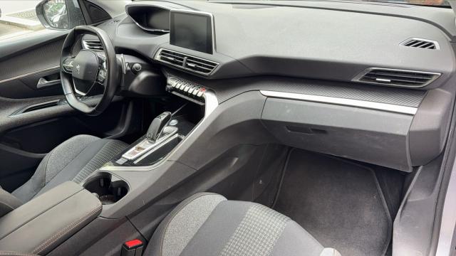 Peugeot 3008 image 2
