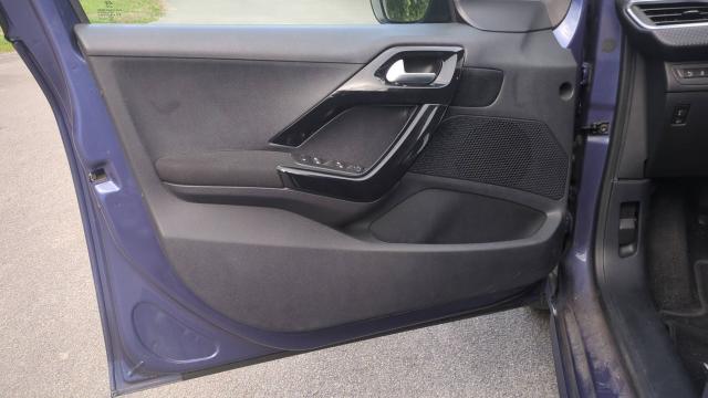 Peugeot 208 image 4