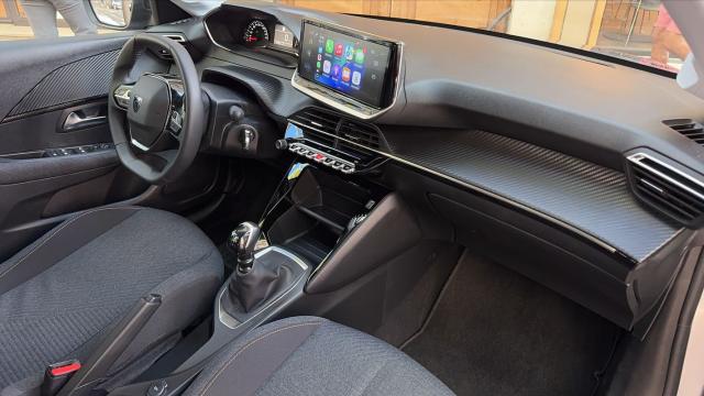 Peugeot 208 image 6