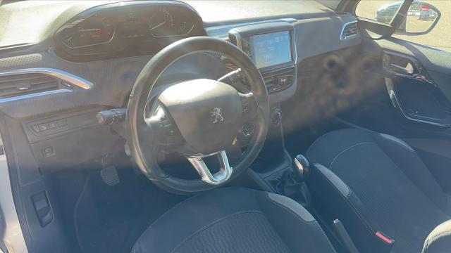 Peugeot 208 image 9