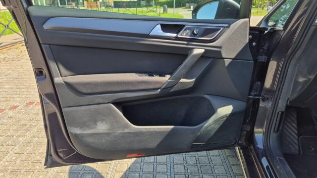 Volkswagen Golf Sportsvan image 6