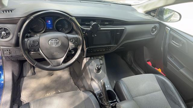 Toyota Auris image 3