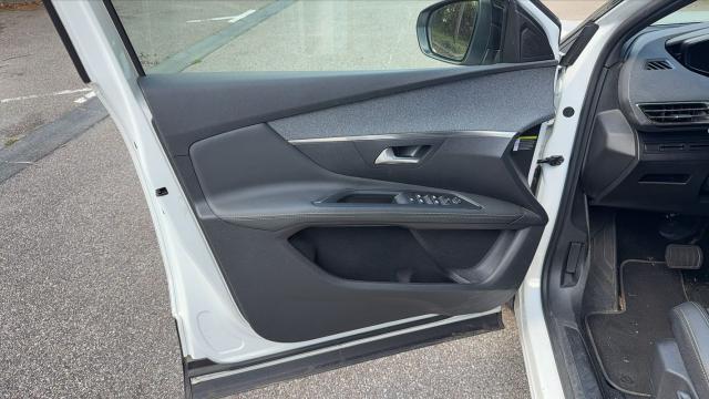 Peugeot 3008 image 9