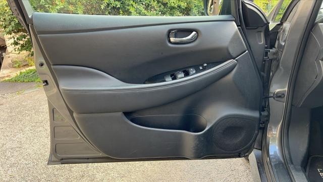 Nissan Leaf image 2