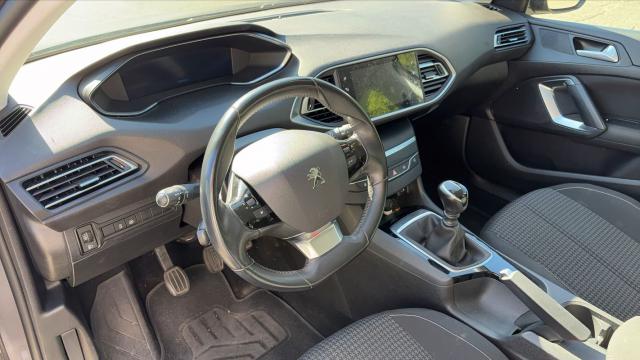 Peugeot 308 image 8