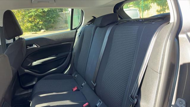 Peugeot 308 image 9