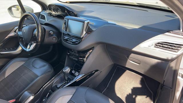 Peugeot 2008 image 2