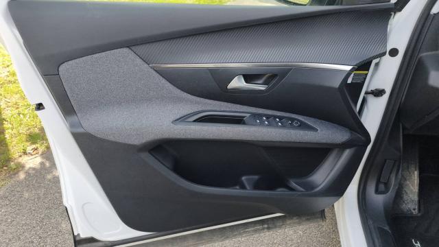 Peugeot 3008 image 4