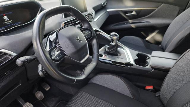 Peugeot 3008 image 3