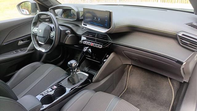 Peugeot 2008 image 3