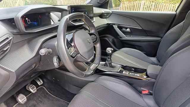 Peugeot 2008 image 6