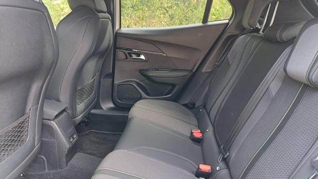 Peugeot 2008 image 8