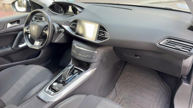 Peugeot 308 image 9
