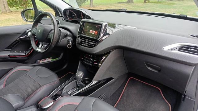 Peugeot 2008 image 9