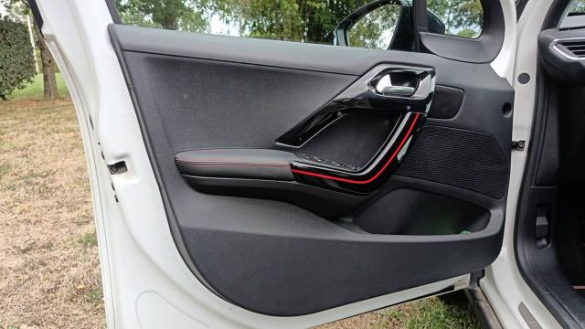 Peugeot 2008 image 4