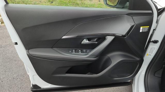 Peugeot 2008 image 9