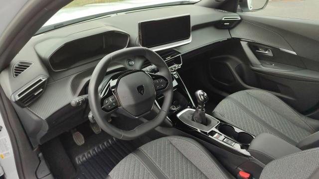 Peugeot 2008 image 6