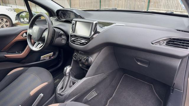 Peugeot 208 image 9