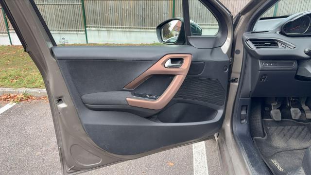 Peugeot 208 image 8