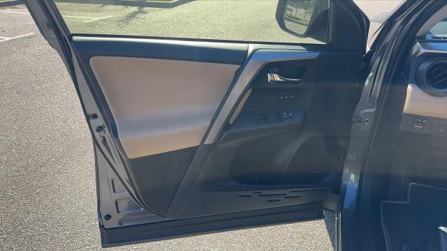 Toyota Rav4 image 6