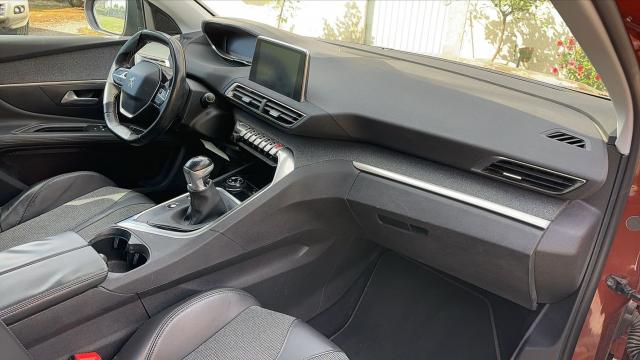 Peugeot 3008 image 1