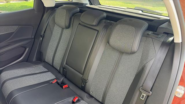 Peugeot 3008 image 2