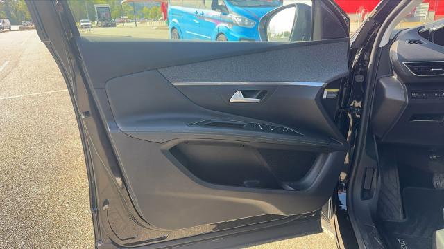 Peugeot 3008 image 8