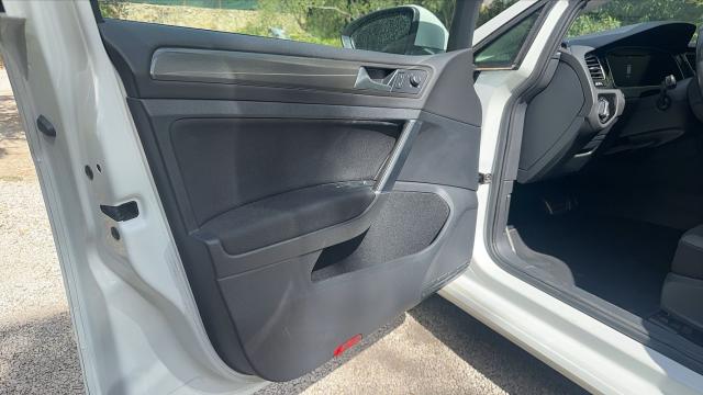 Volkswagen Golf image 6