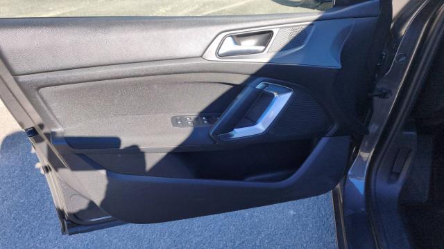 Peugeot 308 image 6