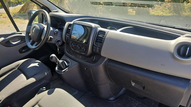 Renault Trafic image 9