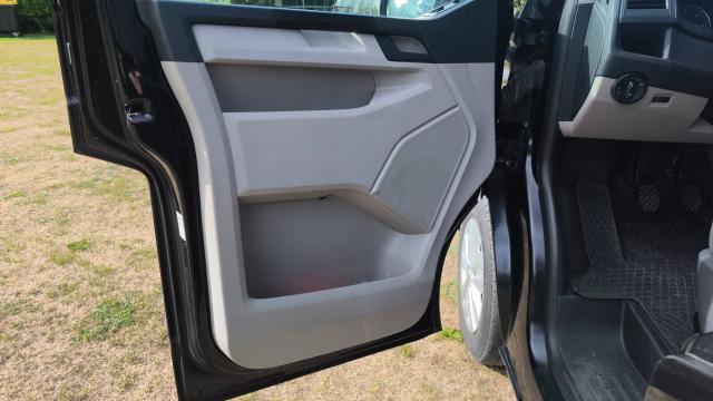 Volkswagen Transporter image 3