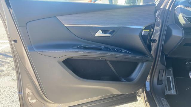 Peugeot 5008 image 4