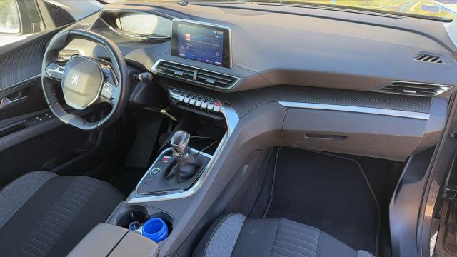Peugeot 3008 image 1