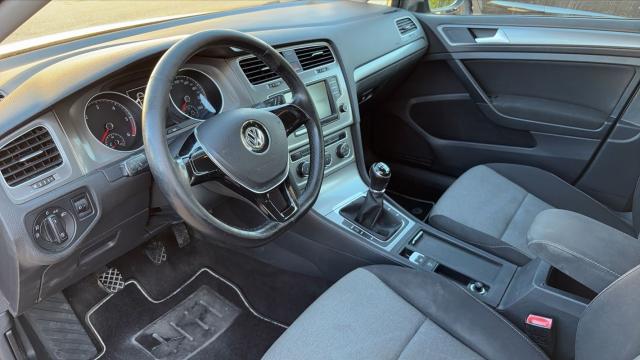 Volkswagen Golf image 1
