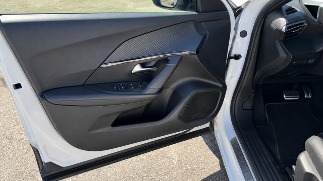 Peugeot 2008 image 9