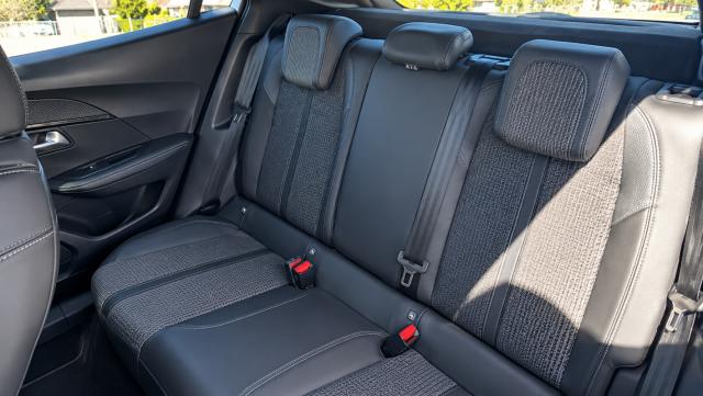 Peugeot 2008 image 6