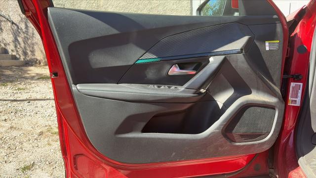 Peugeot 2008 image 5