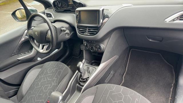 Peugeot 2008 image 2