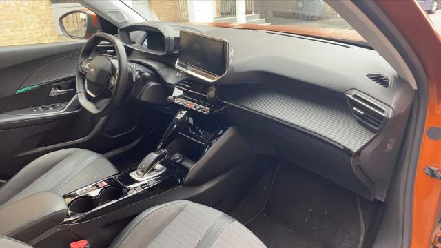 Peugeot 2008 image 1